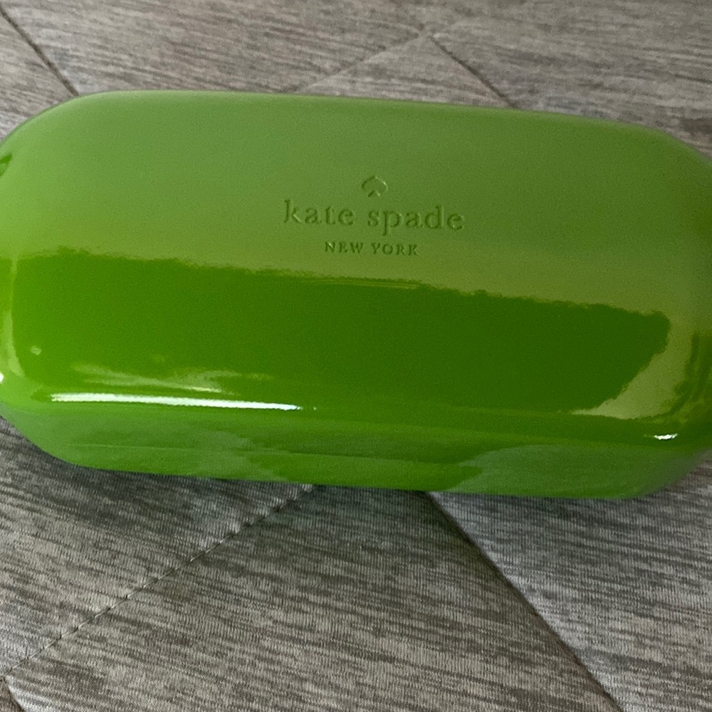 Kate Spade ♠️ green sun or eye glasses holder. New.